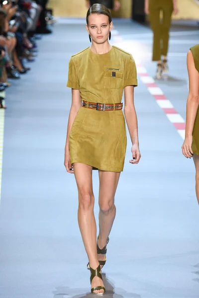 Look 24